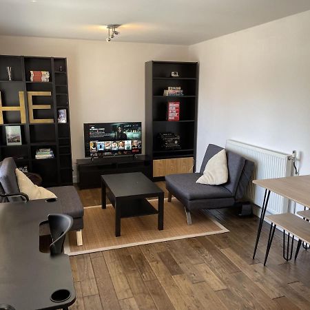 Beautiful Apartment Right Off Of Broadway Market Londres Exterior foto