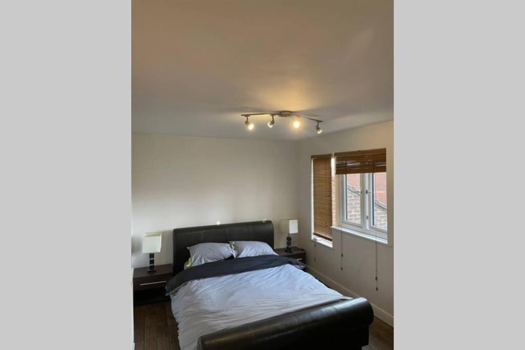 Beautiful Apartment Right Off Of Broadway Market Londres Exterior foto