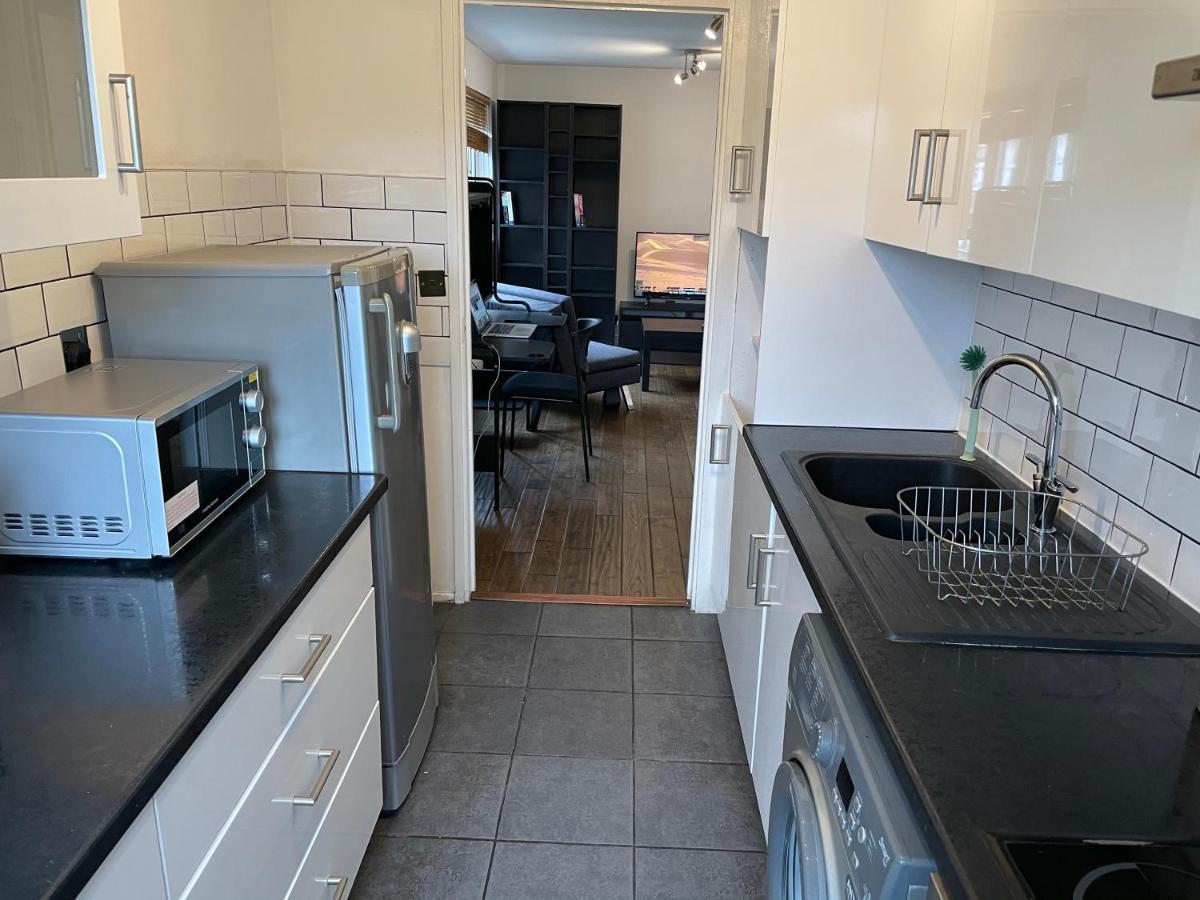 Beautiful Apartment Right Off Of Broadway Market Londres Exterior foto